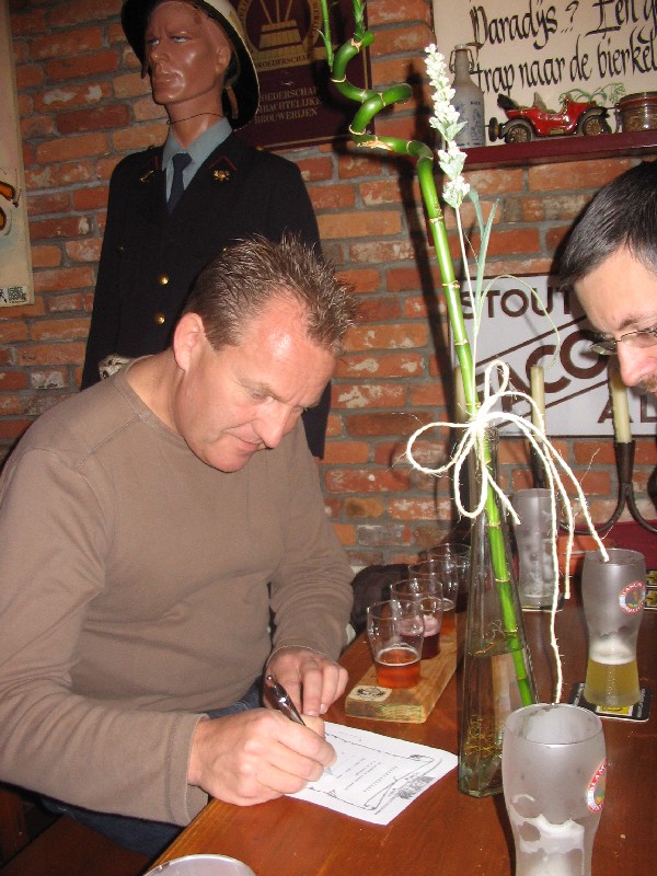 Intoer vult de smaken in, SteDa kijkt toe / Intoer describes the tastes, SteDa is watching